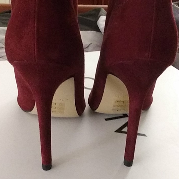 Red Aldo Heels - Picture 5 of 7